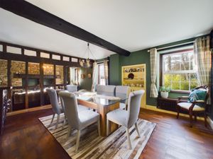 Dining - click for photo gallery